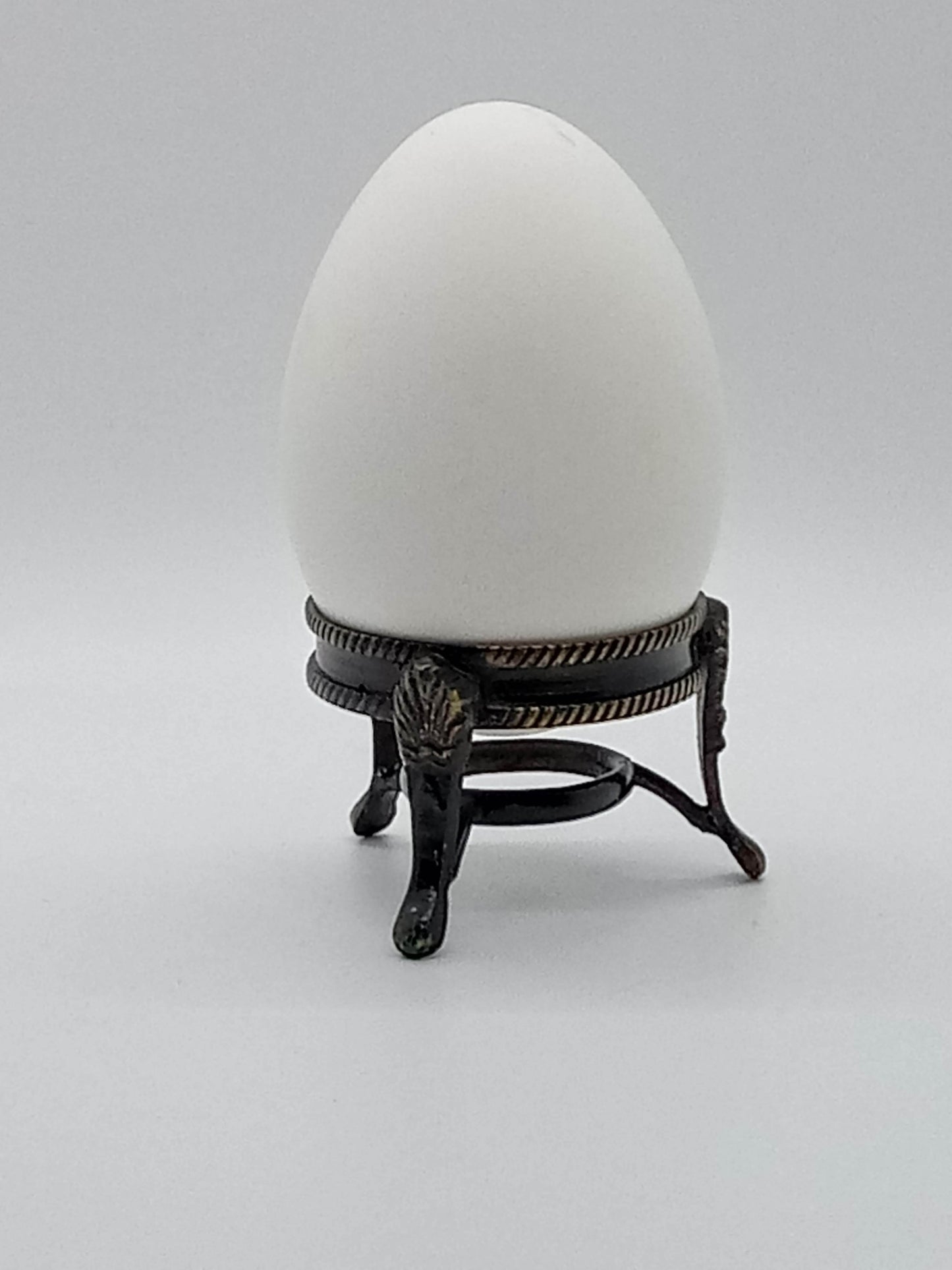 Goose Egg Stand